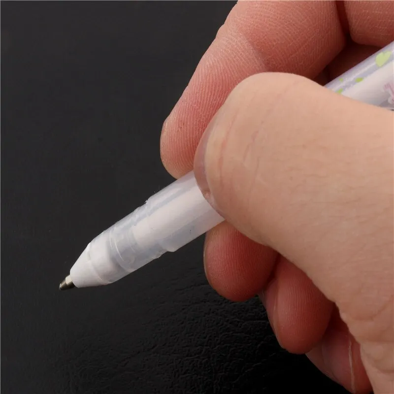 0.8mm gel pen with white ink